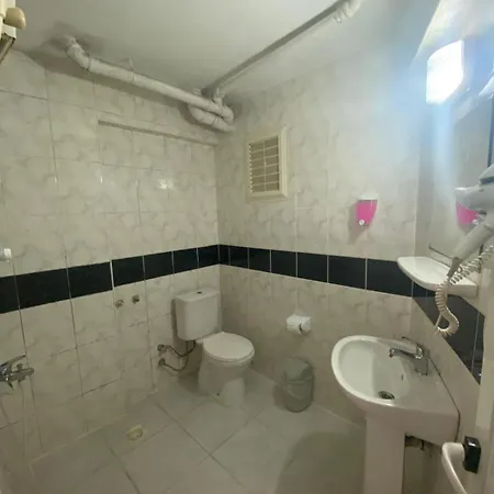 Ay 2 Hotel